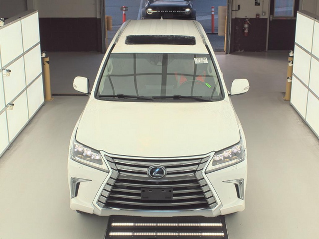 2016 Lexus LX 570