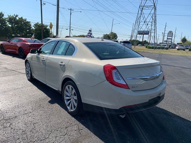 2016 Lincoln MKS Base