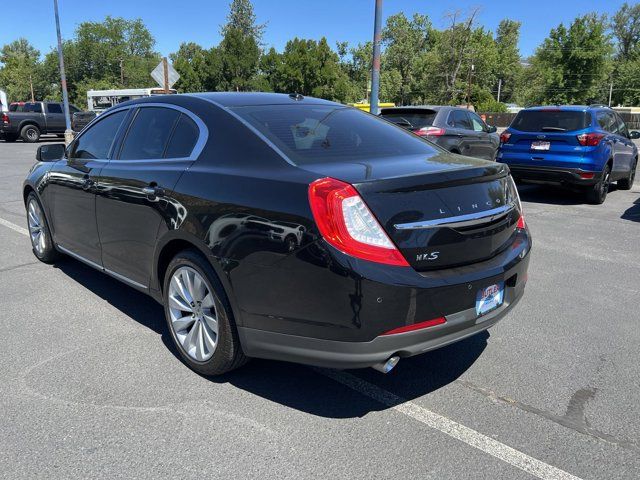 2016 Lincoln MKS Base