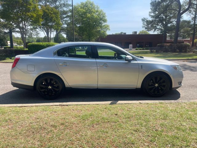 2016 Lincoln MKS Base