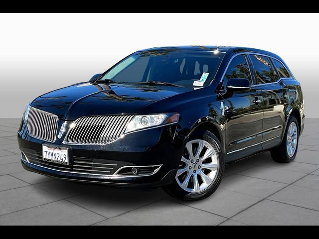 2016 Lincoln MKT Base