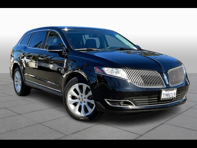 2016 Lincoln MKT Base