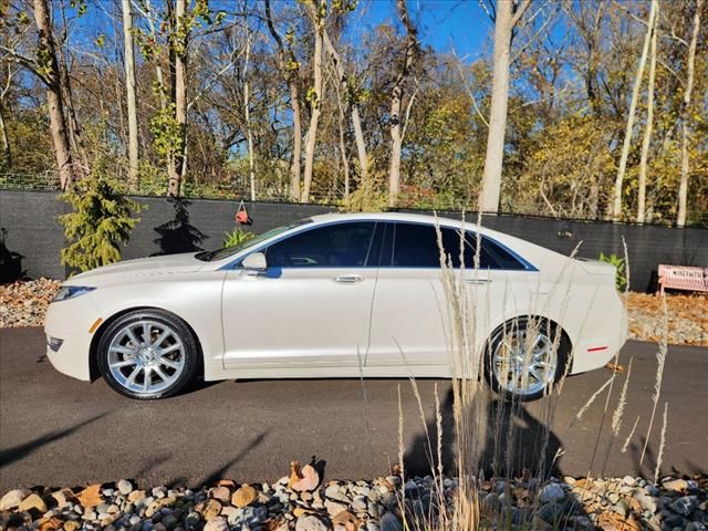 2016 Lincoln MKZ Base