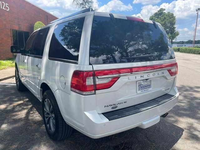 2016 Lincoln Navigator Select