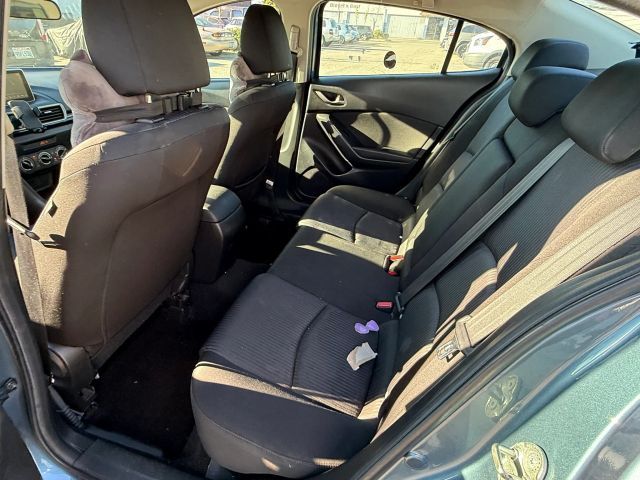 2016 Mazda Mazda3 i Sport