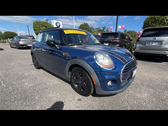 2016 MINI Cooper Hardtop Base