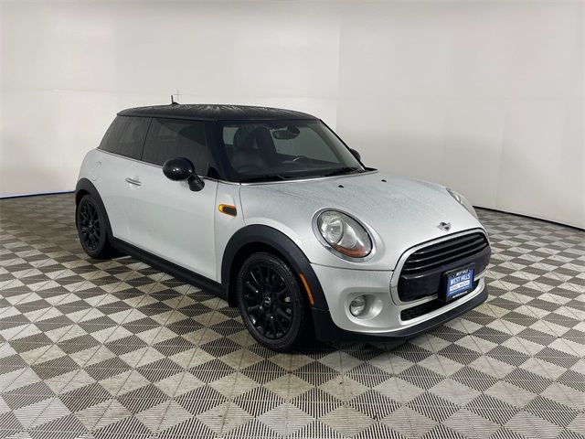 2016 MINI Cooper Hardtop Base