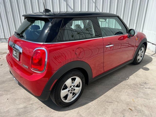 2016 MINI Cooper Hardtop Base