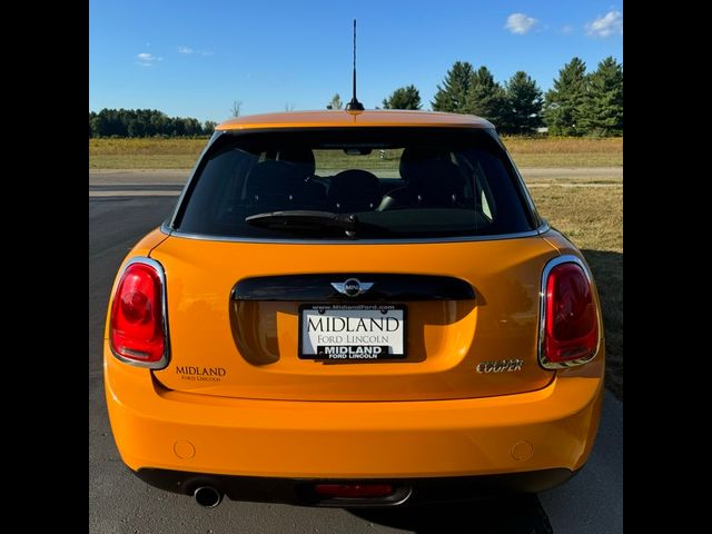 2016 MINI Cooper Hardtop Base