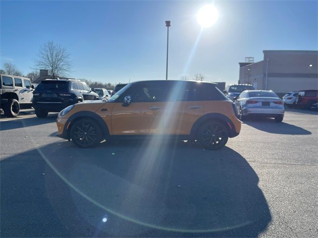 2016 MINI Cooper Hardtop Base