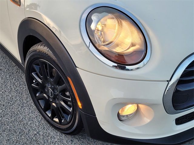 2016 MINI Cooper Hardtop Base