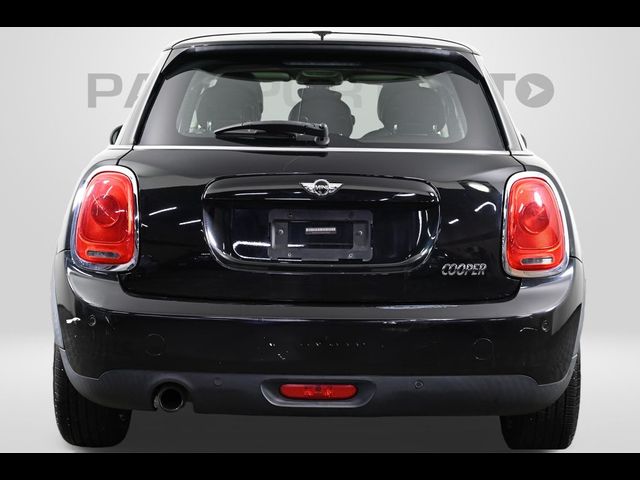 2016 MINI Cooper Hardtop Base