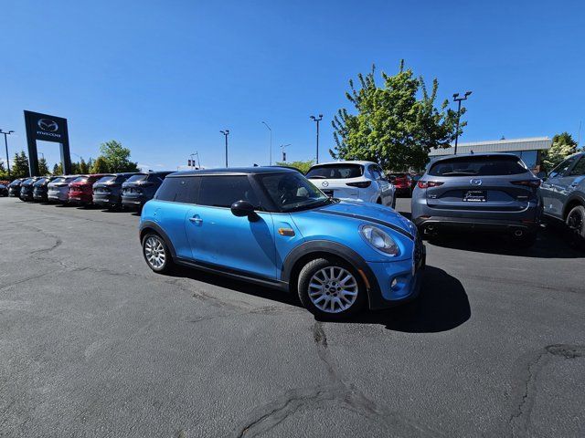 2016 MINI Cooper Hardtop Base