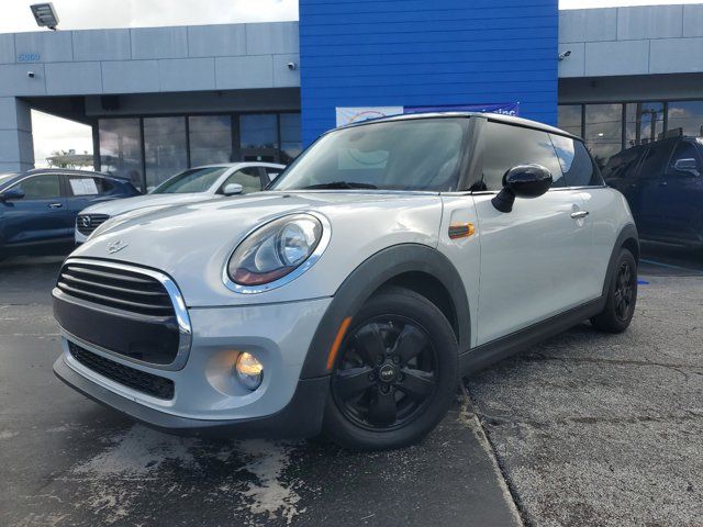 2016 MINI Cooper Hardtop Base