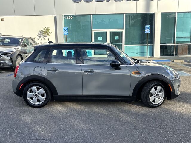 2016 MINI Cooper Hardtop Base