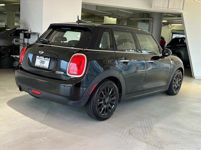 2016 MINI Cooper Hardtop Base