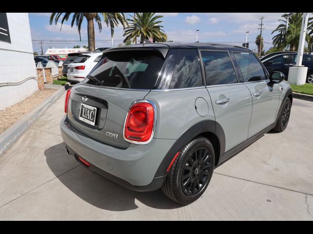 2016 MINI Cooper Hardtop Base