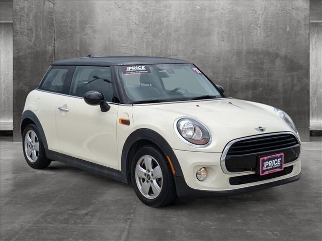 2016 MINI Cooper Hardtop Base