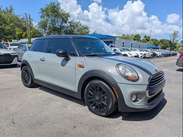 2016 MINI Cooper Hardtop Base