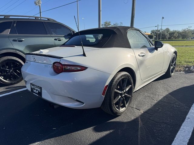 2016 Mazda MX-5 Miata Club