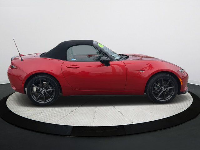 2016 Mazda MX-5 Miata Club