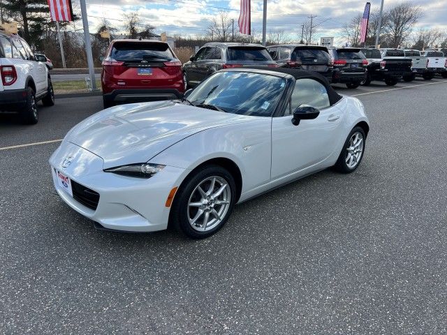 2016 Mazda MX-5 Miata Sport