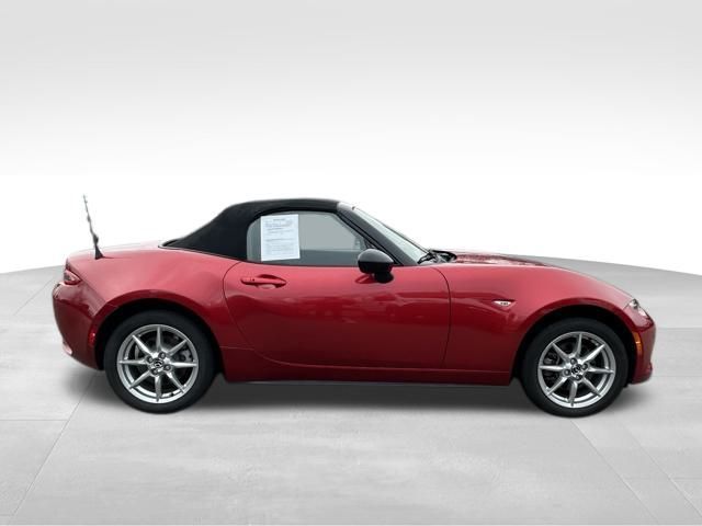 2016 Mazda MX-5 Miata Sport