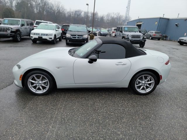 2016 Mazda MX-5 Miata Sport