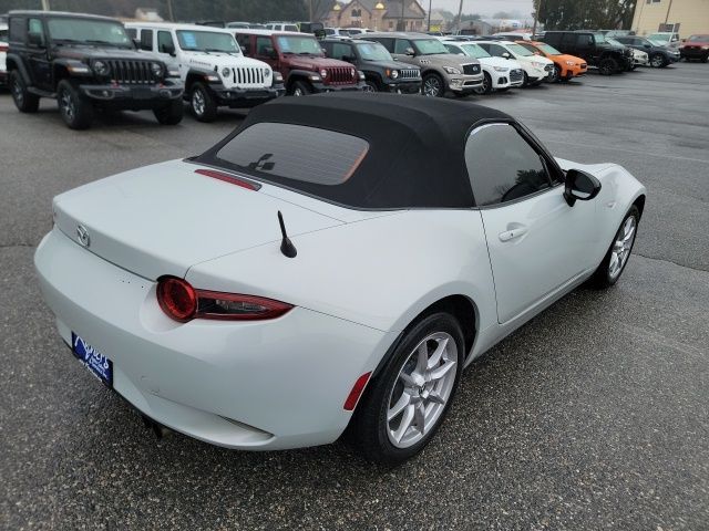 2016 Mazda MX-5 Miata Sport