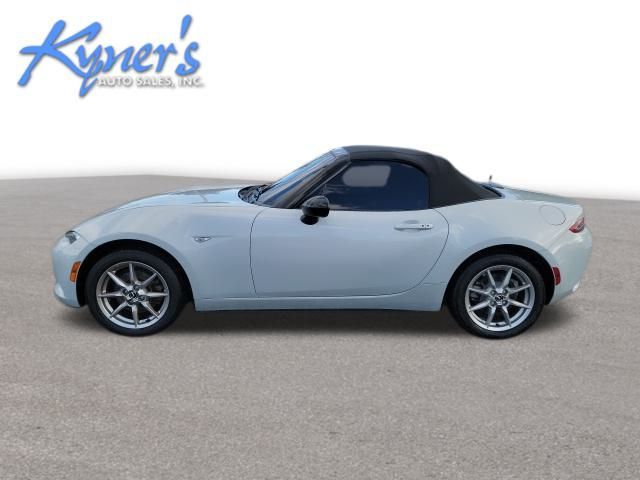 2016 Mazda MX-5 Miata Sport