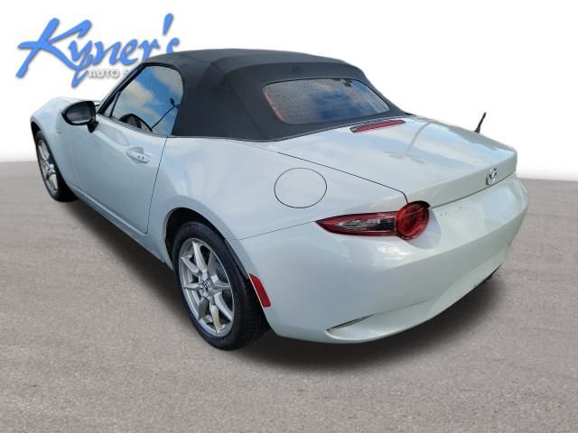 2016 Mazda MX-5 Miata Sport