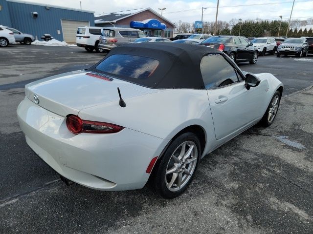 2016 Mazda MX-5 Miata Sport