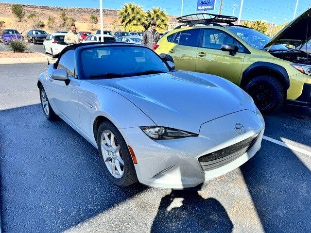 2016 Mazda MX-5 Miata Sport