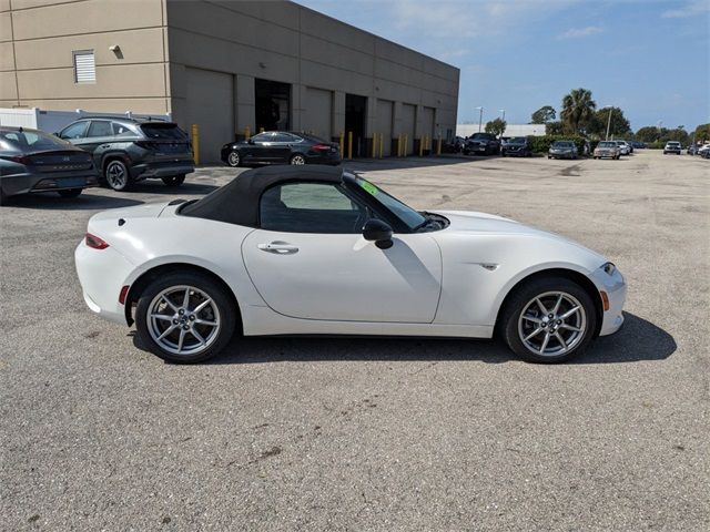 2016 Mazda MX-5 Miata Sport