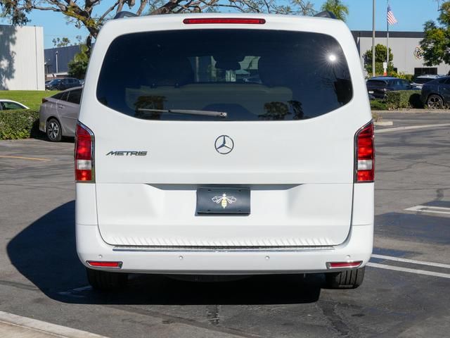 2016 Mercedes-Benz Metris Base