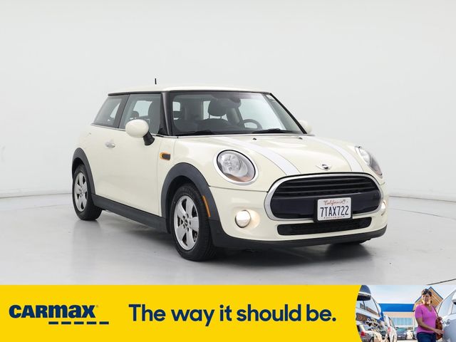 2016 MINI Cooper Hardtop Base