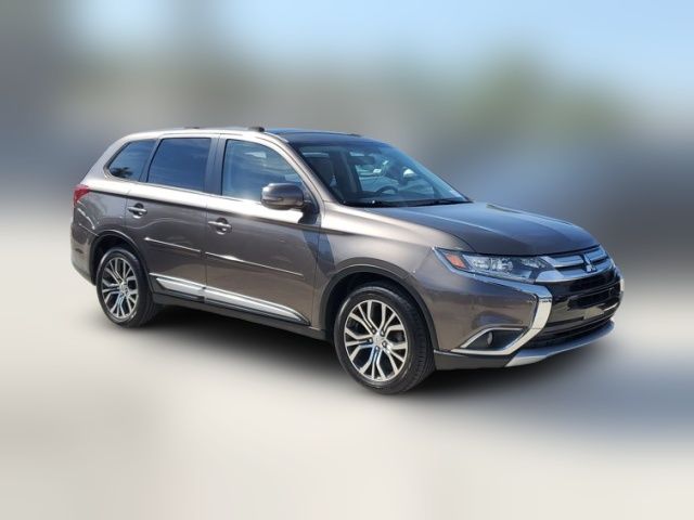 2016 Mitsubishi Outlander SE