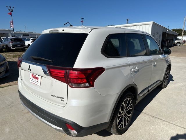 2016 Mitsubishi Outlander SE