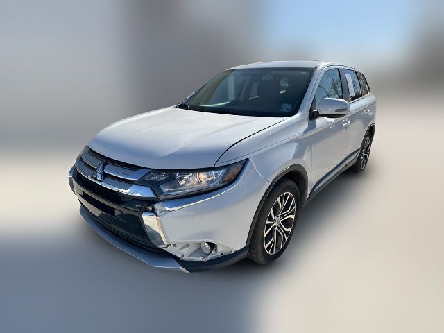 2016 Mitsubishi Outlander SE