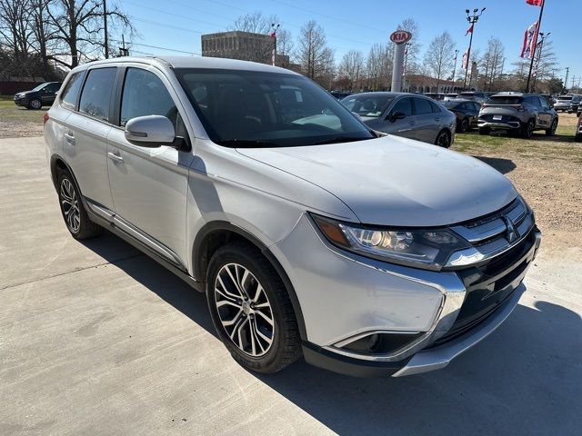 2016 Mitsubishi Outlander SE