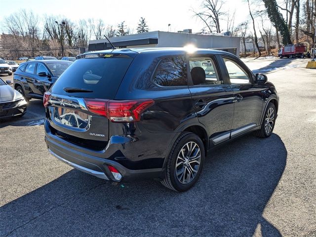 2016 Mitsubishi Outlander ES