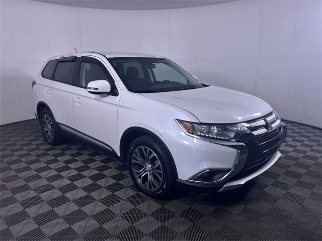 2016 Mitsubishi Outlander SE