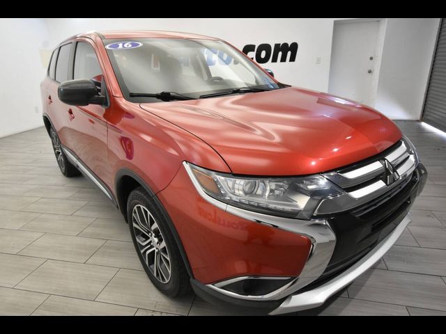 2016 Mitsubishi Outlander ES