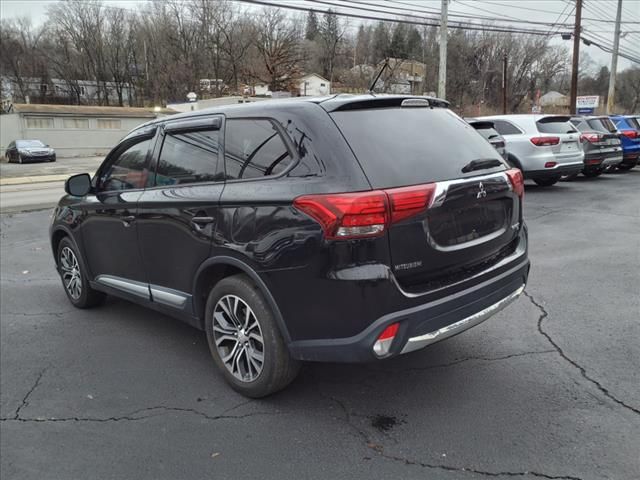 2016 Mitsubishi Outlander SE