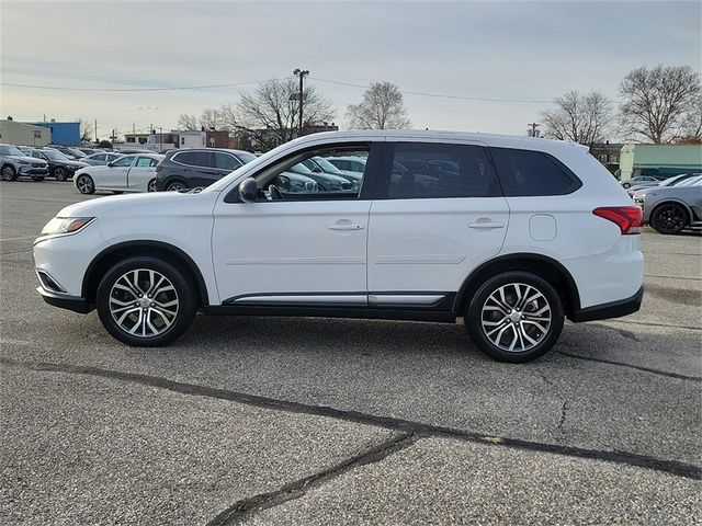 2016 Mitsubishi Outlander ES