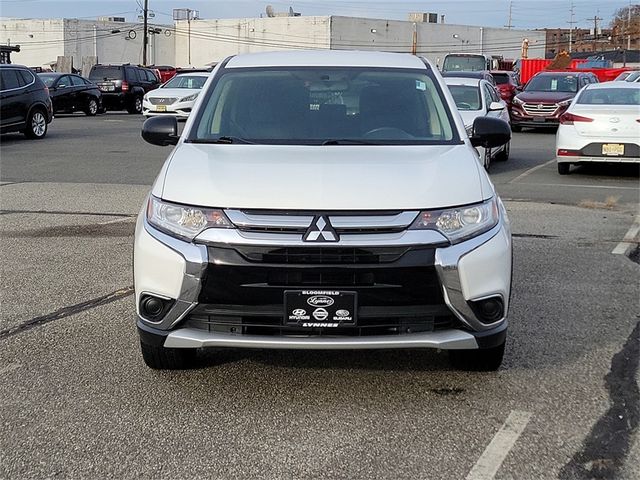 2016 Mitsubishi Outlander ES