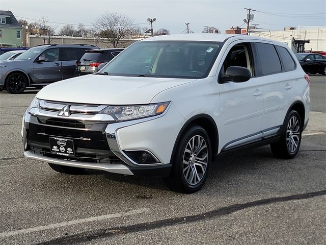 2016 Mitsubishi Outlander ES