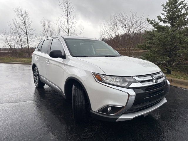 2016 Mitsubishi Outlander ES