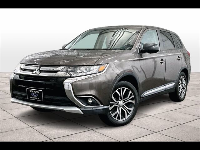 2016 Mitsubishi Outlander ES