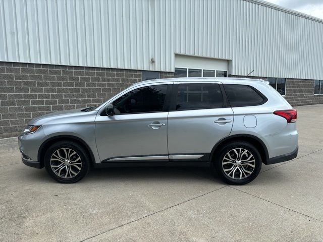 2016 Mitsubishi Outlander ES
